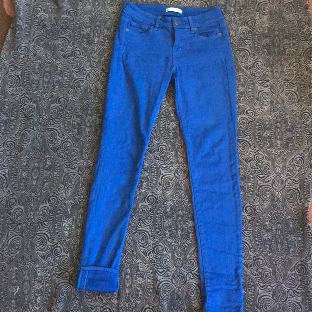 Blue skinny jeans